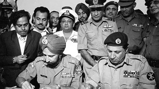 হিন্দি ভারতের ‘ডিফ্যাক্টো’ জাতীয় ভাষা: সেনাবাহিনীর কমান্ডিং ভাষা